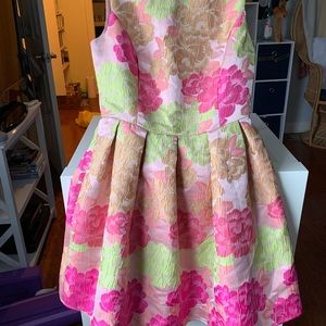 Beautiful multi-colored dress size small. Fully lined.